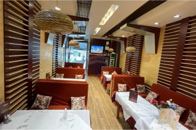 Vlore, shitet ambjent biznesi Kati 0, 95 m² 190.000 € (Rruga Demokracia, Vlorë)