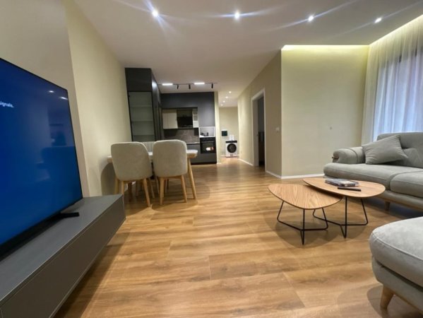 Tirane, shitet 1+1 , 80 m² 285.000 € 