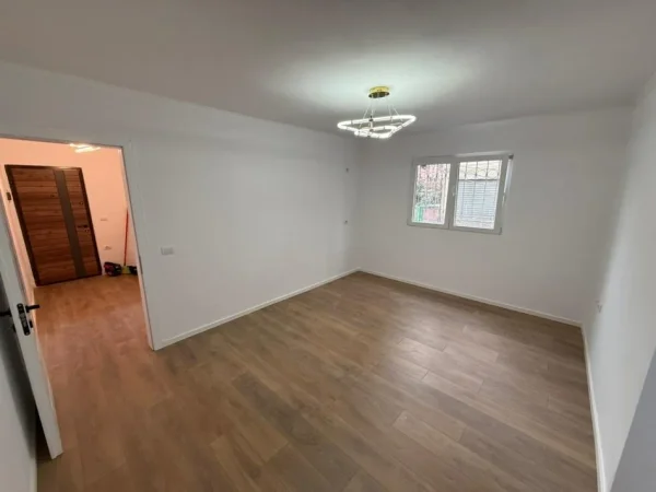Tirane, shitet apartament 1+1 Kati 1, 57 m² 137.000 €