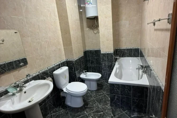Tirane, jepet me qera apartament 2+1 Kati 6, 104 m² 750 € (Rruga e Elbasanit)