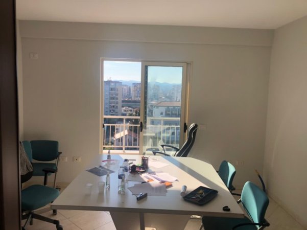 Tirane, jepet me qera zyre Kati 4, 107 m² 600 € (JORDAN MISJA GENER 2)