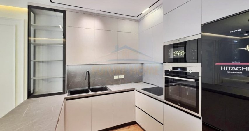 Tirane, jepet me qera apartament 3+1 Kati 9, 152 m² 2.200 € (Mine Peza)