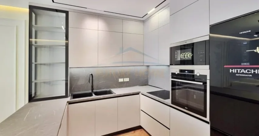 Tirane, jepet me qera apartament 3+1 Kati 9, 152 m² 2.200 € (Mine Peza)