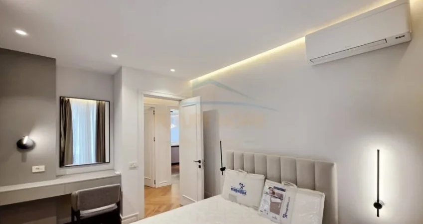 Tirane, jepet me qera apartament 3+1 Kati 9, 152 m² 2.200 € (Mine Peza)