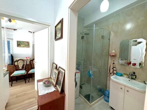 Tirane, shitet apartament 2+1 , 84 m² 