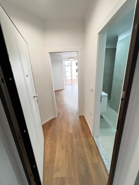 Tirane, shitet apartament 2+1 , 84 m² 
