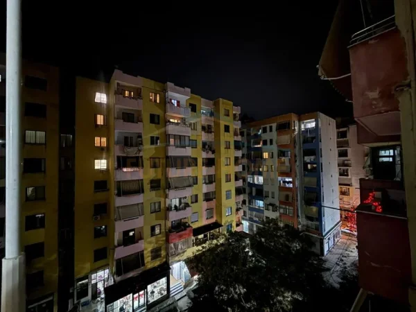 Tirane, shitet apartament 1+1 Kati 5, 61 m² 100.000 € 