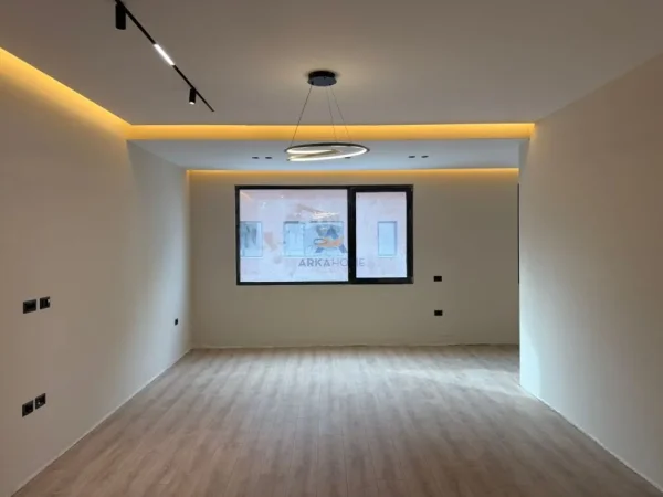 Tirane, shitet apartament 2+1+Ballkon Kati 3, 139 m² 258.000 € 