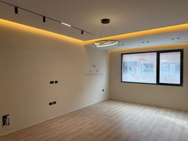 Tirane, shitet apartament 2+1+Ballkon Kati 3, 139 m² 258.000 € 