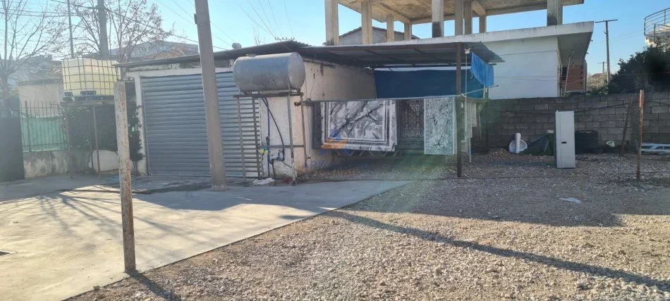 jepet me qera garazh | post parkimi Kati 0, 600 m² 1.039 €