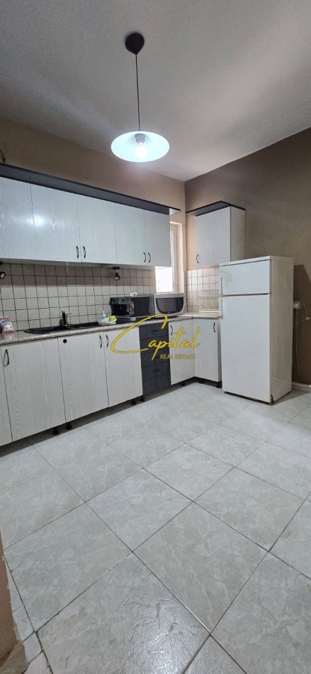 Tirane, shitet apartament 3+1 Kati 4, 75 m² 177.000 € (PROKURORIA E TIRANES)