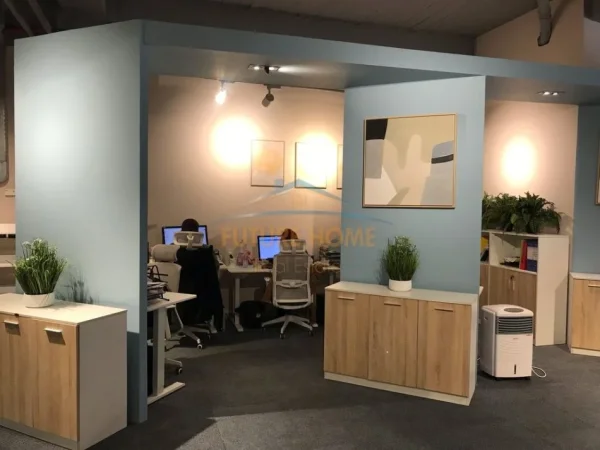 Tirane, jepet me qera ambjent biznesi Kati 1, 185 m² 2.500 € (rruga e Kavajes)