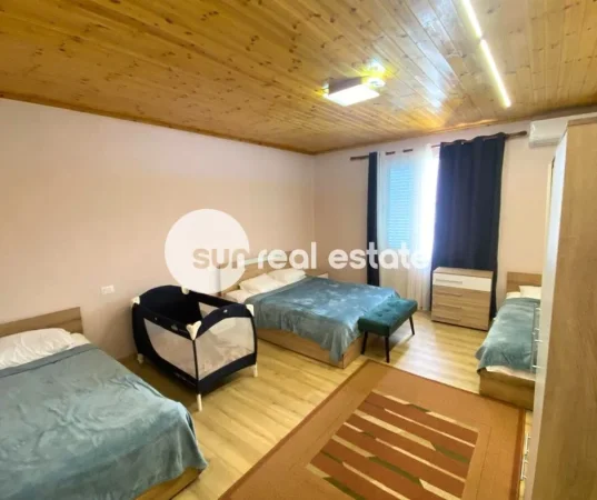 Shkoder, jepet me qera shtepi 2+1 Kati 0, (RUS)