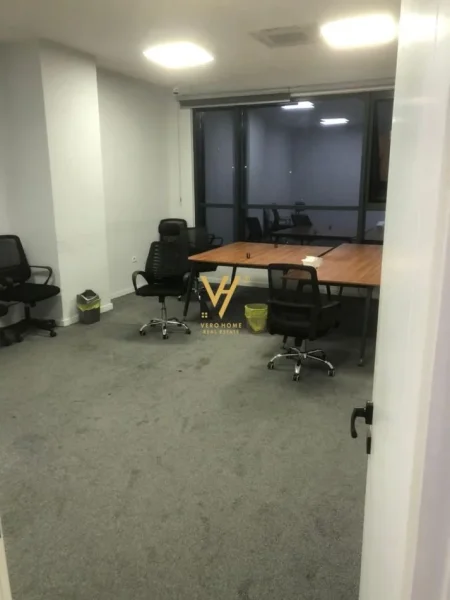 Tirane, jepet me qera zyre Kati 1, 455 m² 5.000 € (RRUGA HOXHA TAHSIM)