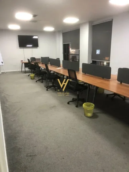 Tirane, jepet me qera zyre Kati 1, 455 m² 5.000 € (RRUGA HOXHA TAHSIM)