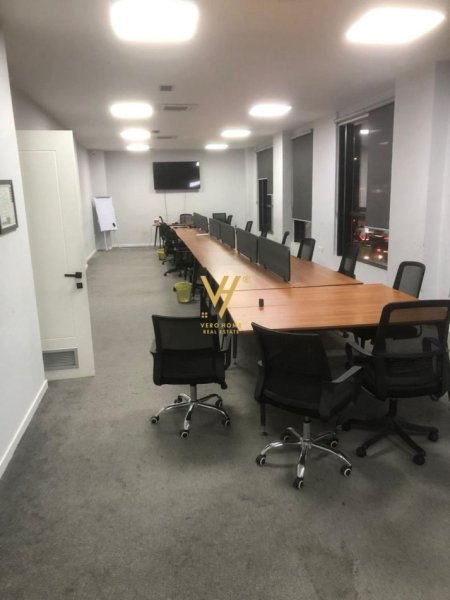 Tirane, jepet me qera zyre Kati 1, 455 m² 5.000 € (RRUGA HOXHA TAHSIM)