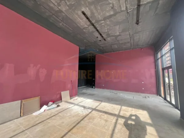 Tirane, jepet me qera ambjent biznesi Kati 0, 99 m² 1.400 € (Unaza e Re)