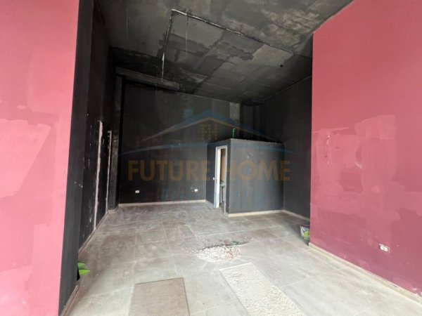 Tirane, jepet me qera ambjent biznesi Kati 0, 99 m² 1.400 € (Unaza e Re)