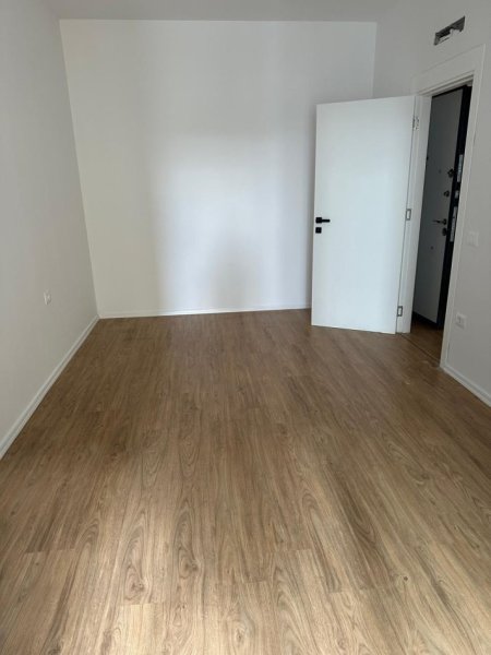 Tirane, jepet me qera ambjent biznesi Kati 1, 67 m² 550 € (Jordan Misja)
