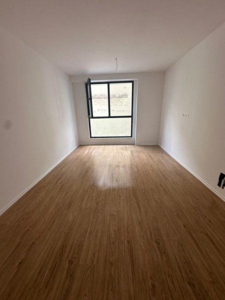Tirane, jepet me qera ambjent biznesi Kati 1, 67 m² 550 € (Jordan Misja)