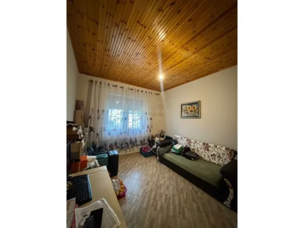 Tirane, shitet apartament 3+1+Ballkon Kati 6, 124 m² 180.000 € (Tregu Elektrik)
