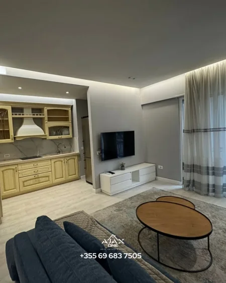 Tirane, shitet apartament , 112 m² (Rruga e barrikadave 3-4 min në këmbë nga qendra)