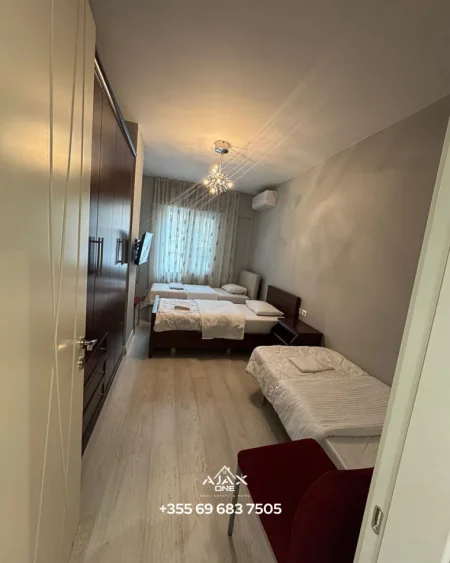 Tirane, shitet apartament , 112 m² (Rruga e barrikadave 3-4 min në këmbë nga qendra)