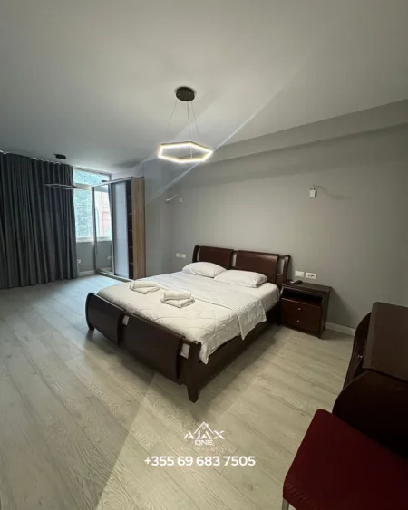 Tirane, shitet apartament , 112 m² (Rruga e barrikadave 3-4 min në këmbë nga qendra)