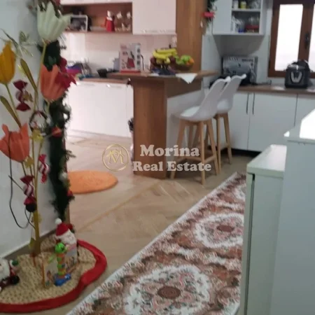 Durres, shitet Vile 4+1 Kati 1, 800 m² 800.000 € (Durres)