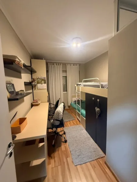 Tirane, jepet me qera apartament 2+1 Kati 4, 90 m² 700 € (9 Kateshet)