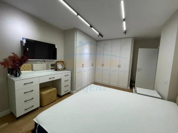 Tirane, jepet me qera apartament 1+1+Aneks+Ballkon Kati 2, 65 m² 900 € (Kopshti Zoologjik)