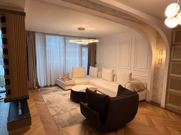 Tirane, shitet apartament 2+1+Aneks+Ballkon Kati 11, 900.000 € (Rruga e Kosovareve)