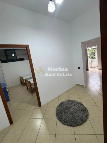 Tirane, jepet me qera apartament 2+1 Kati 1, 110 m² 500 € (Sauk)