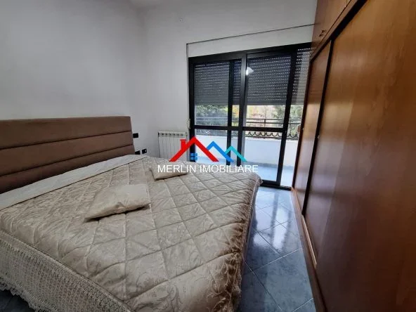 Tirane, jepet me qera apartament 2+1+Ballkon Kati 2, 85 m² 570 € (RRUGA HYSEN KAZAZI,BULEVARDI I RI)