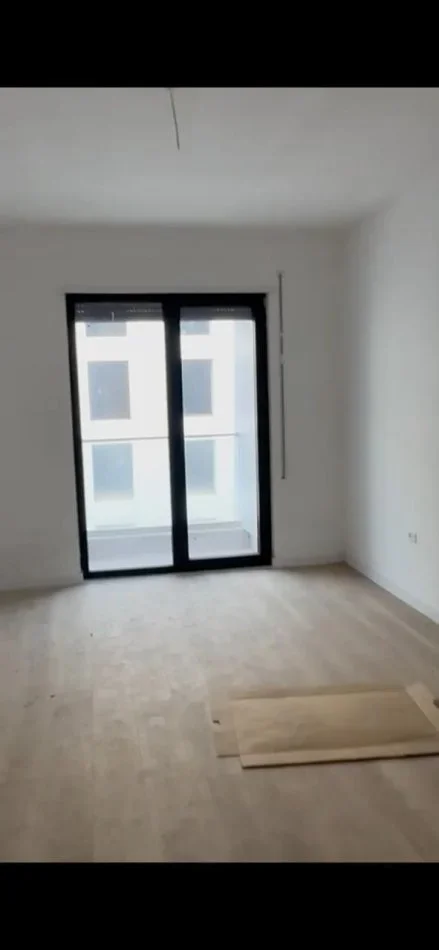 Tirane, shitet apartament 2+1+Ballkon Kati 6, 108 m² 200.000 € (PORCELAN)