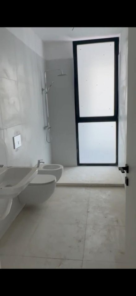 Tirane, shitet apartament 2+1+Ballkon Kati 6, 108 m² 200.000 € (PORCELAN)