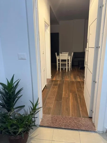 jepet me qera 1+1+Ballkon Kati 1, 350 € (Casa Italia)