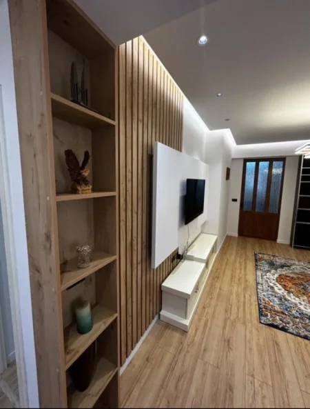 Tirane, jepet me qera apartament 2+1 Kati 2, 120 m² 1.000 € (Rr.Sulejman Pitarka)