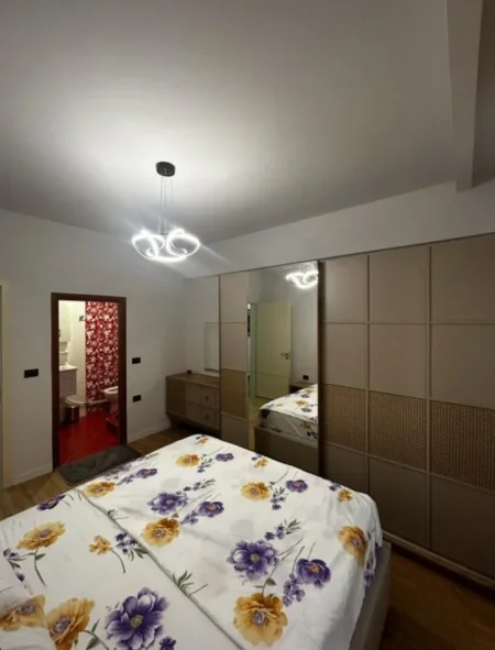 Tirane, jepet me qera apartament 2+1 Kati 2, 120 m² 1.000 € (Rr.Sulejman Pitarka)