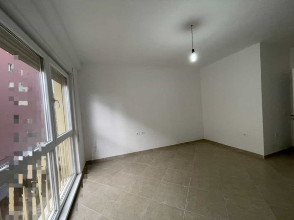 Tirane, shes apartament 2+1 Kati 3, 118 m² 207.700 € (Rruga Hasan Vogli)