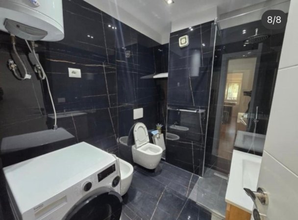 Tirane, shitet apartament 2+1+Ballkon Kati 7, 115 m² 259.000 € (komuna e parisit)