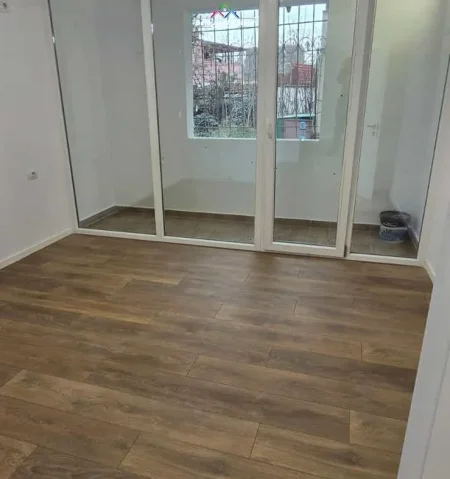 Tirane, shes apartament 1+1 Kati 1, 57 m² 137.000 € (Rruga Ali Demi)