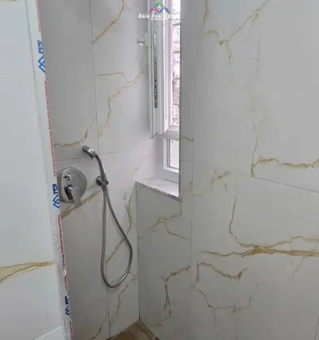 Tirane, shes apartament 1+1 Kati 1, 57 m² 137.000 € (Rruga Ali Demi)