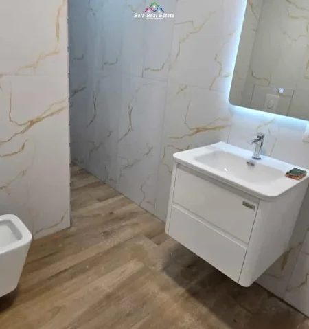 Tirane, shes apartament 1+1 Kati 1, 57 m² 137.000 € (Rruga Ali Demi)