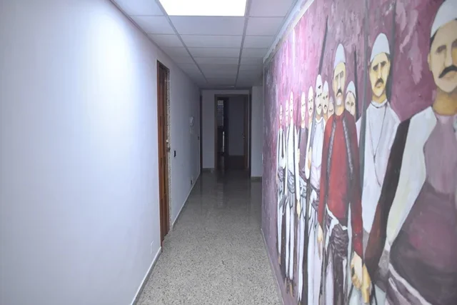 Tirane, jepet me qera zyre Kati 10, 150 m² 2.000 € (QENDER)