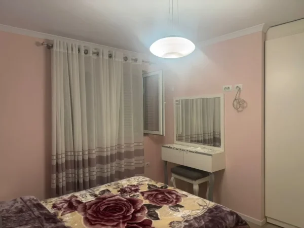 Tirane, jepet me qera apartament 1+1 Kati 3, 55 m² 500 € (Rruga Idriz Dollaku)