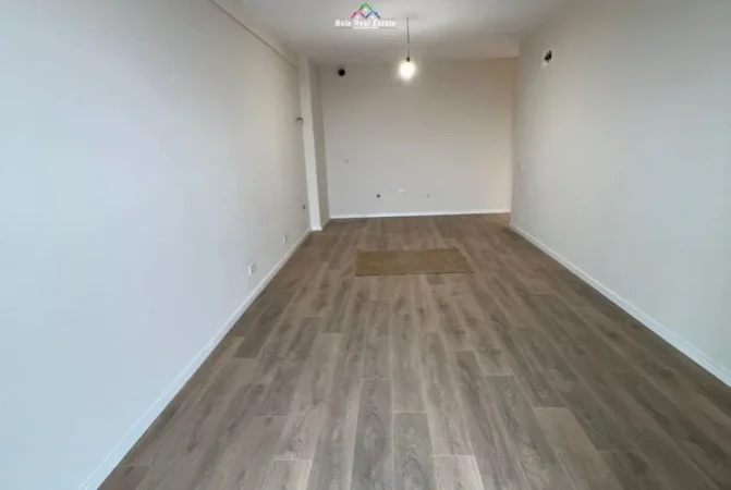 Tirane, jepet me qera zyre Kati 7, 116 m² 830 € (Rruga Mine Peza)