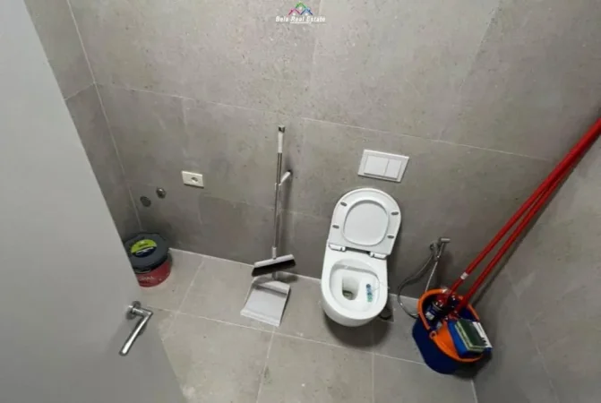 Tirane, jepet me qera zyre Kati 7, 116 m² 830 € (Rruga Mine Peza)