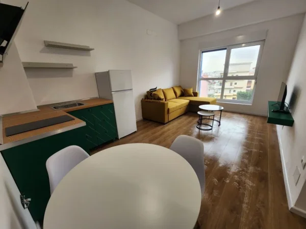 Tirane, jepet me qera apartament 1+1 Kati 2, 60 m² 400 € (ALI DEMI)
