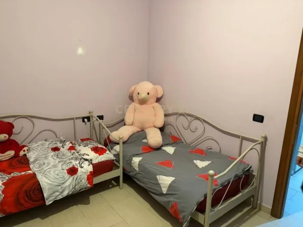 Tirane, shitet apartament 2+1+Ballkon Kati 2, 107 m² 171.000 € (Fresku)